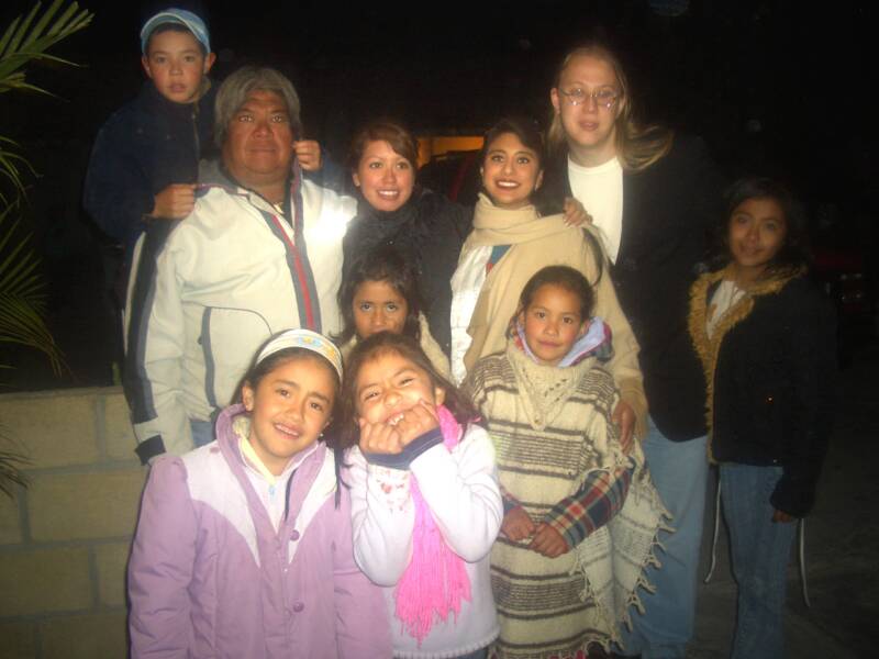 Ricardo Cervantes Cervantes and Toltec children pose together with Memnosyne Foundation Co-Founder's Mary Ann Thompson-Frenk and Joshua Frenk